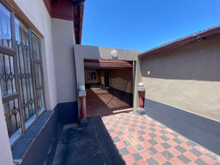 4 Bedroom Property for Sale in Rustenburg North North West